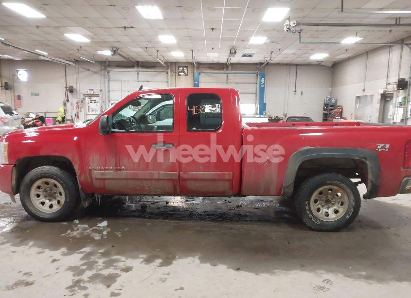 Photo 14 of 2007 Chevrolet Silverado 1500 LT1 (VIN 1GCEK19C37Z502199)