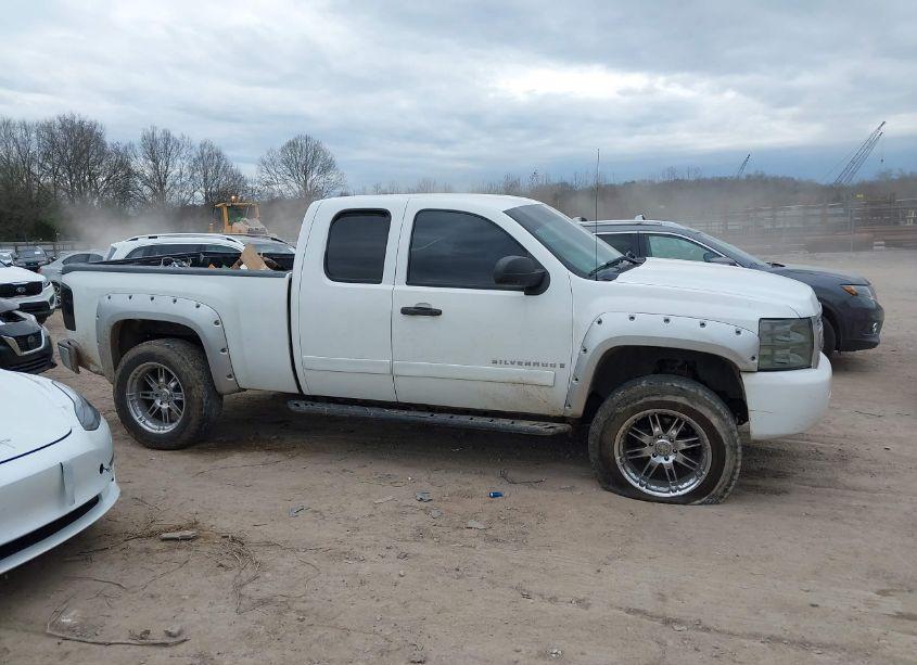 Photo 13 of 2007 Chevrolet Silverado K1500 (VIN 1GCEK19C47Z634033)