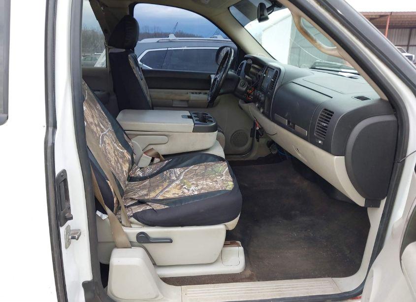 Photo 5 of 2007 Chevrolet Silverado K1500 (VIN 1GCEK19C47Z634033)