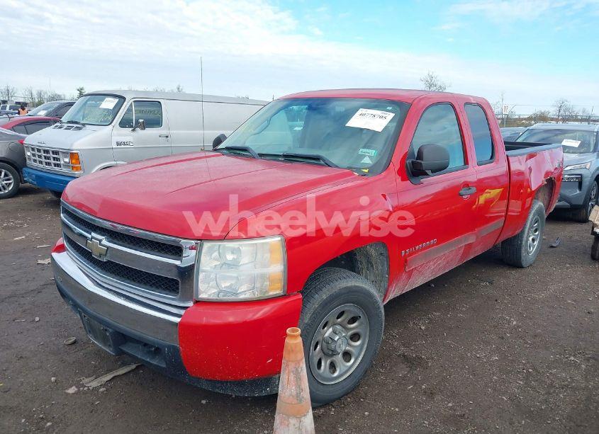 Photo 2 of 2007 Chevrolet Silverado 1500 LT1 (VIN 1GCEK19C77Z633748)