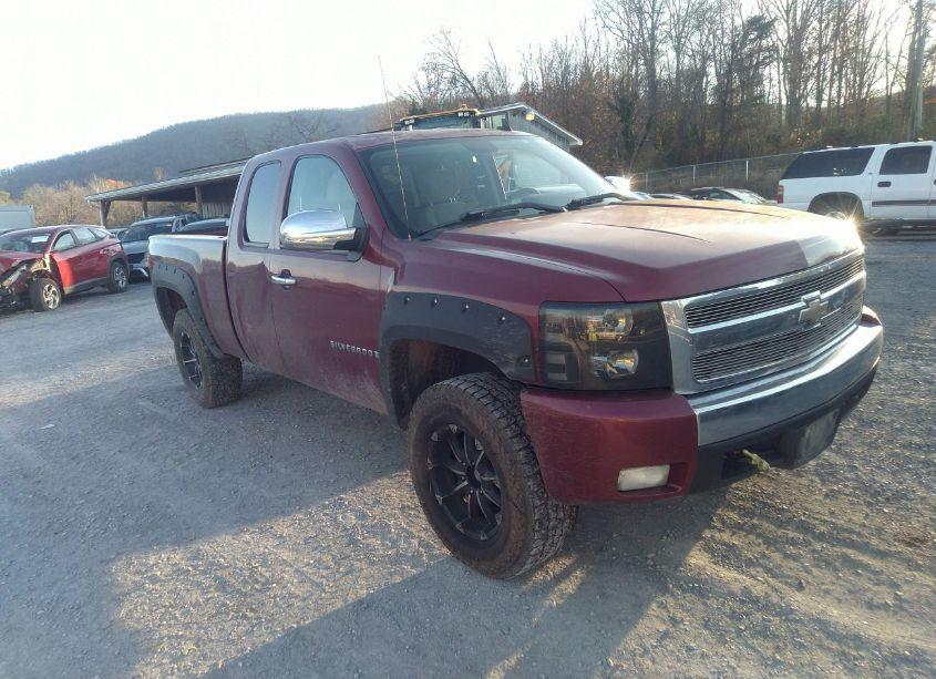 2007 Chevrolet Silverado 1500 LT1 (VIN 1GCEK19J17Z584481) main photo