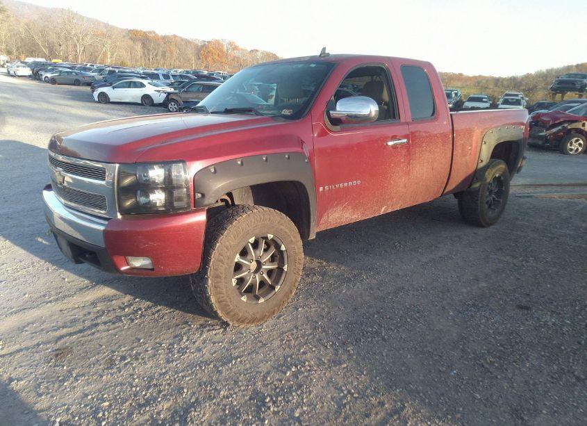 Photo 2 of 2007 Chevrolet Silverado 1500 LT1 (VIN 1GCEK19J17Z584481)