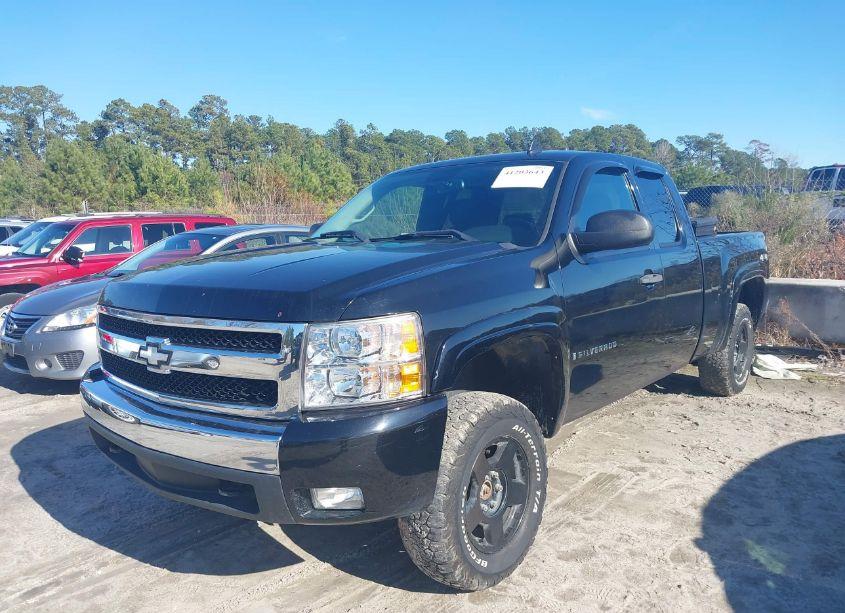 Photo 2 of 2008 Chevrolet Silverado 1500 LT1 (VIN 1GCEK19J18Z186110)