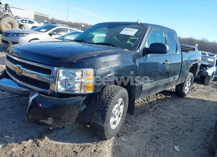 Photo 2 of 2007 Chevrolet Silverado 1500 LT1 (VIN 1GCEK19J27Z504749)