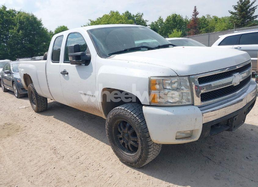 2007 Chevrolet Silverado 1500 LT1 (VIN 1GCEK19J37E560111) main photo