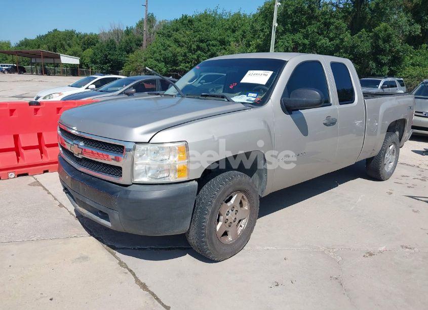 Photo 2 of 2007 Chevrolet Silverado 1500 WORK TRUCK (VIN 1GCEK19J37Z618176)