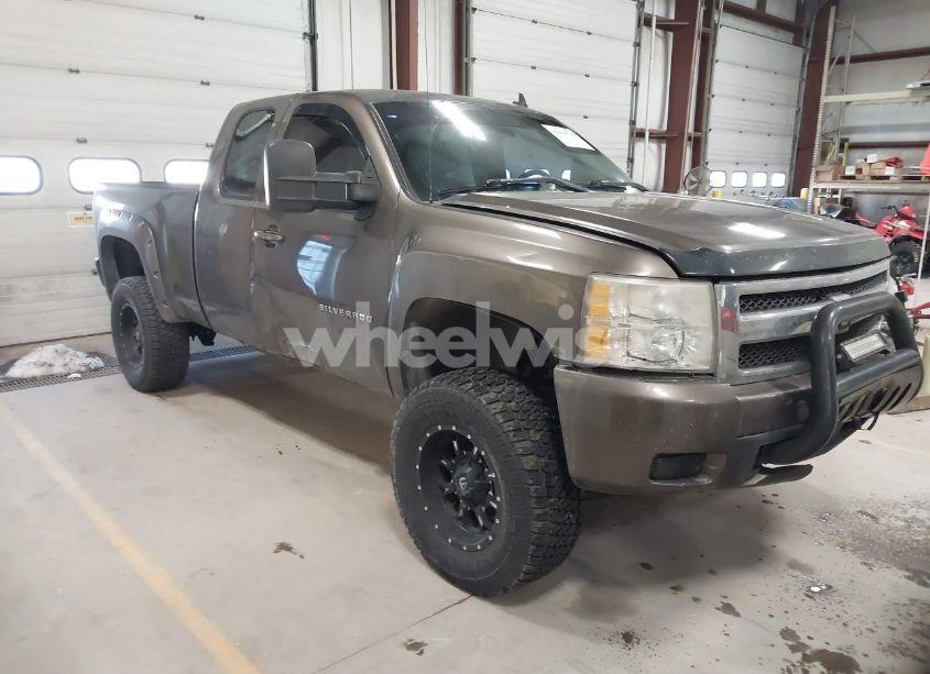 2007 Chevrolet Silverado 1500 LT1/LT2/LTZ/WORK TRUCK (VIN 1GCEK19J47Z549546) main photo