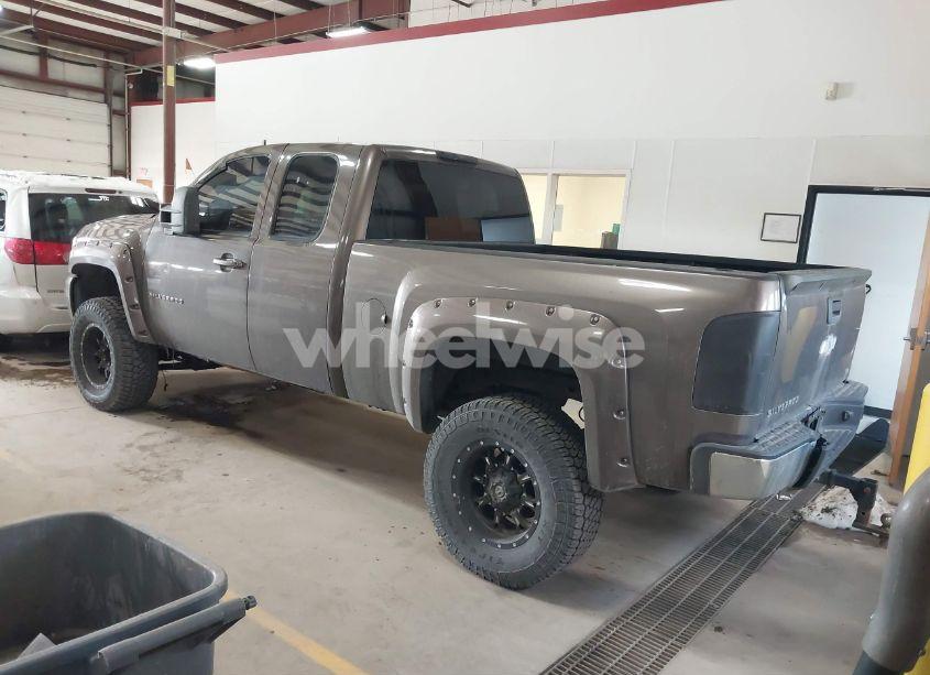 Photo 3 of 2007 Chevrolet Silverado 1500 LT1/LT2/LTZ/WORK TRUCK (VIN 1GCEK19J47Z549546)