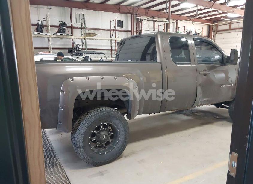 Photo 4 of 2007 Chevrolet Silverado 1500 LT1/LT2/LTZ/WORK TRUCK (VIN 1GCEK19J47Z549546)