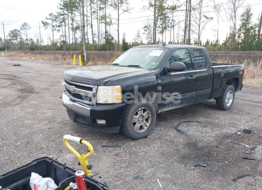 Photo 2 of 2007 Chevrolet Silverado 1500 LT1 (VIN 1GCEK19J67Z645663)