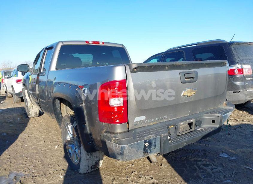 Photo 3 of 2007 Chevrolet Silverado 1500 LT1 (VIN 1GCEK19J77E504141)