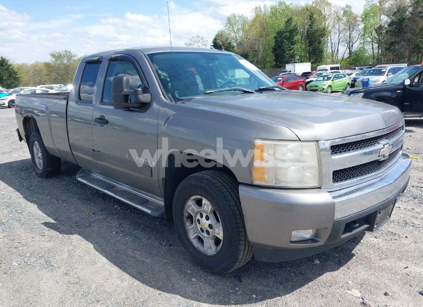 2007 Chevrolet Silverado 1500 LT1 (VIN 1GCEK19J77E568311) main photo