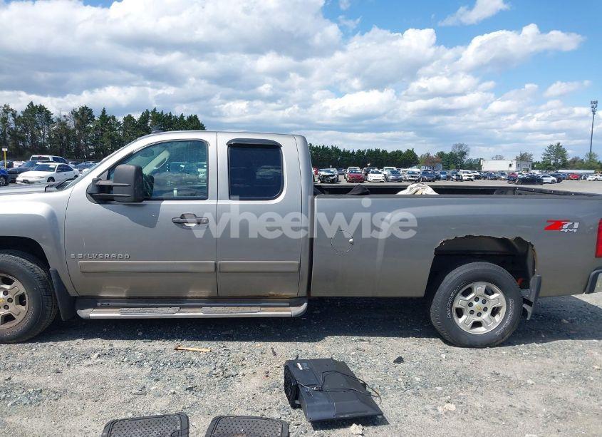 Photo 14 of 2007 Chevrolet Silverado 1500 LT1 (VIN 1GCEK19J77E568311)