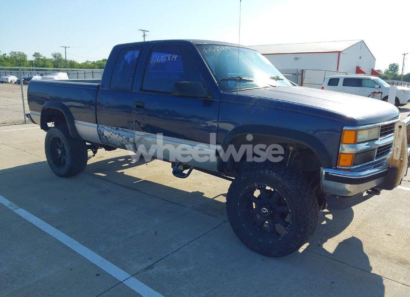 1994 Chevrolet Gmt-400 K1500 (VIN 1GCEK19K0RE209877) main photo