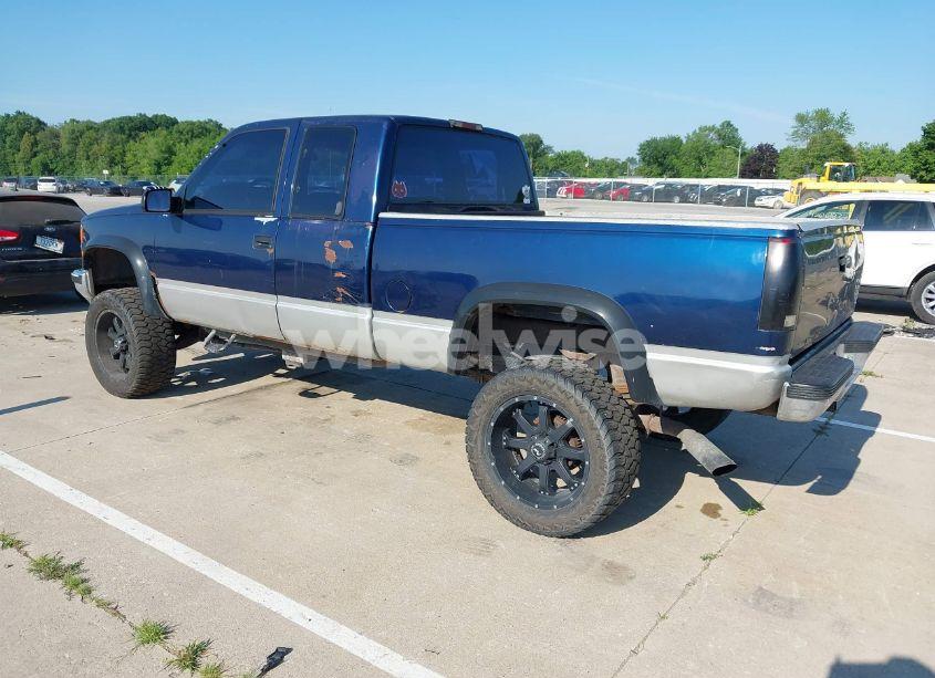 Photo 3 of 1994 Chevrolet Gmt-400 K1500 (VIN 1GCEK19K0RE209877)