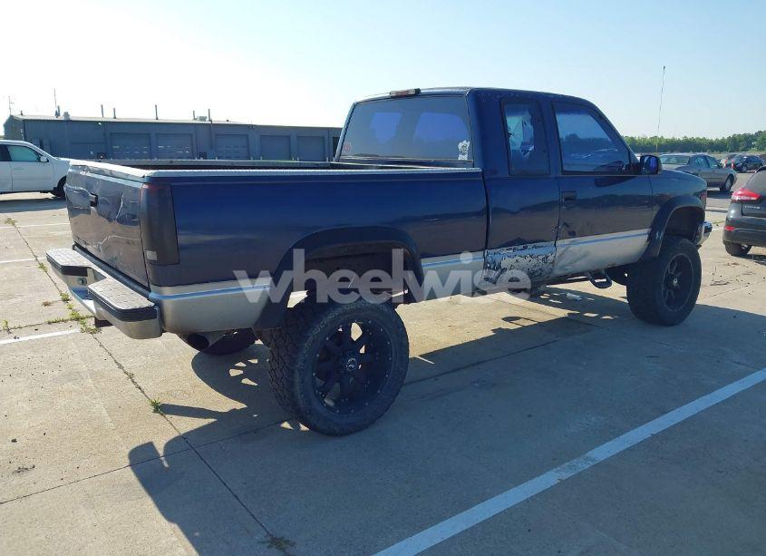 Photo 4 of 1994 Chevrolet Gmt-400 K1500 (VIN 1GCEK19K0RE209877)