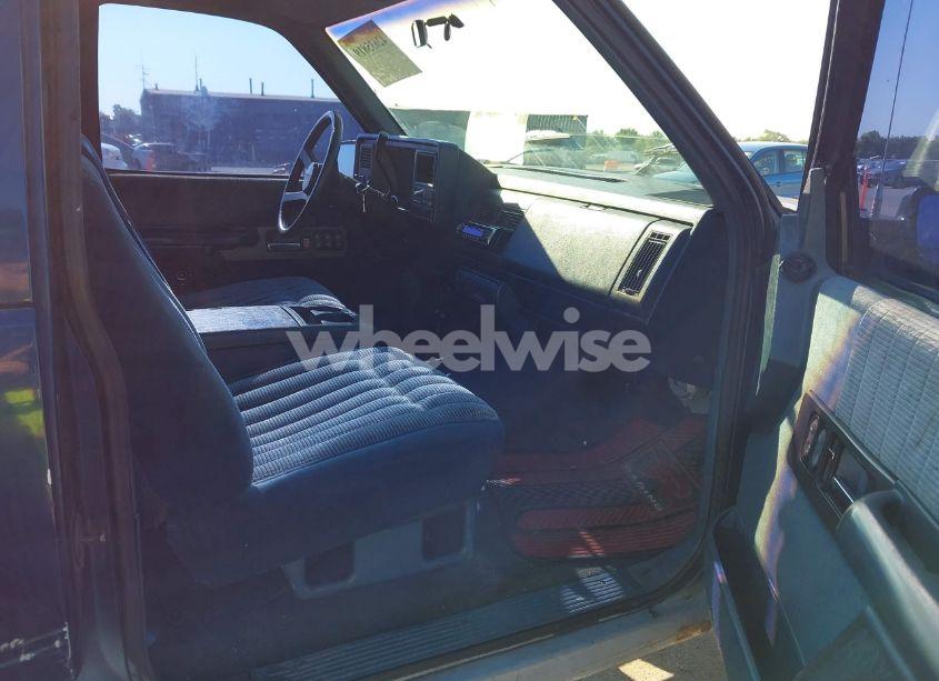Photo 5 of 1994 Chevrolet Gmt-400 K1500 (VIN 1GCEK19K0RE209877)
