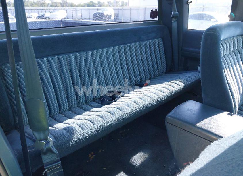 Photo 8 of 1994 Chevrolet Gmt-400 K1500 (VIN 1GCEK19K0RE209877)