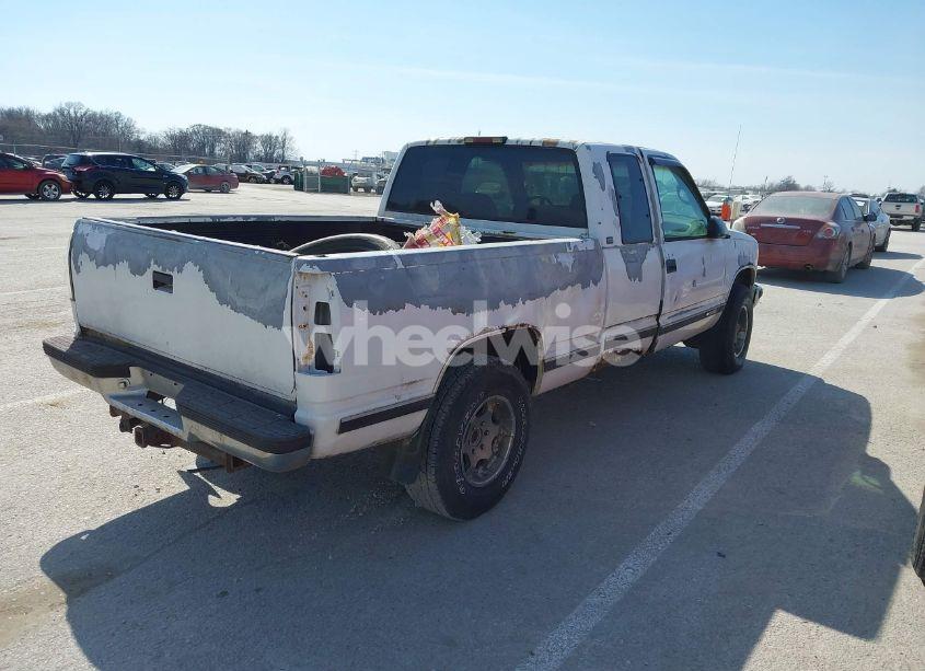 Photo 4 of 1995 Chevrolet Gmt-400 K1500 (VIN 1GCEK19K0SE258065)