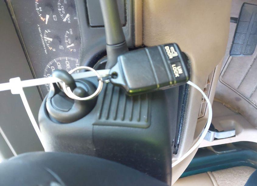 Photo 11 of 1995 Chevrolet Gmt-400 K1500 (VIN 1GCEK19K1SE121250)