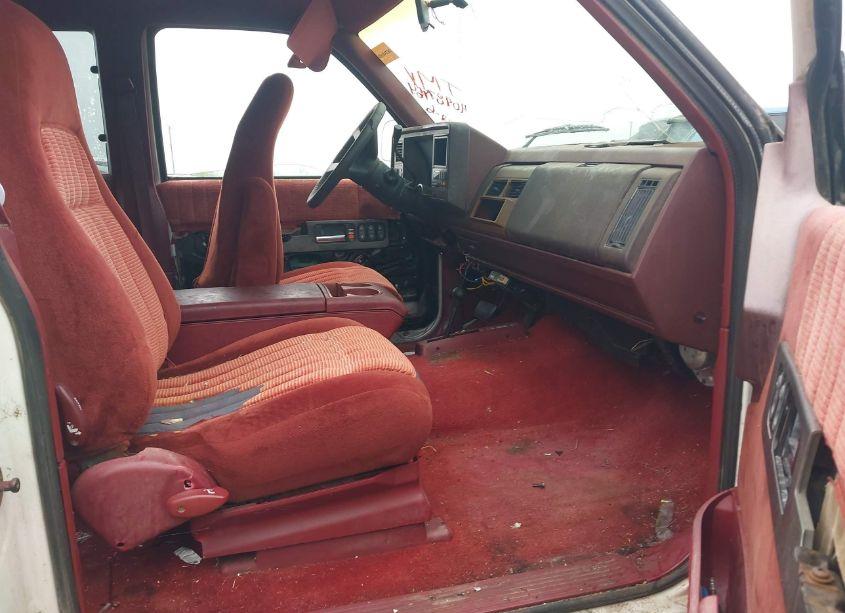 Photo 5 of 1994 Chevrolet Gmt-400 K1500 (VIN 1GCEK19K3RE194940)