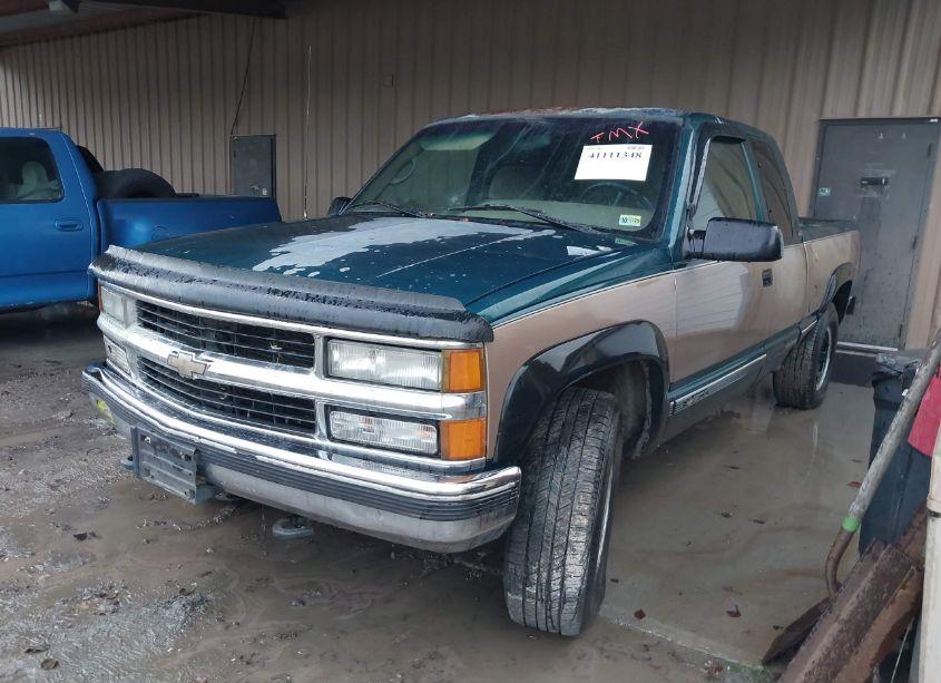 Photo 2 of 1995 Chevrolet Gmt-400 K1500 (VIN 1GCEK19K3SE238683)