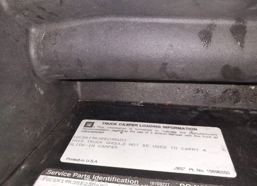 Photo 9 of 1995 Chevrolet Gmt-400 K1500 (VIN 1GCEK19K3SE238683)