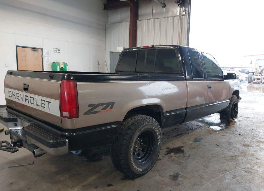 Photo 4 of 1995 Chevrolet Gmt-400 K1500 (VIN 1GCEK19K5SE121400)