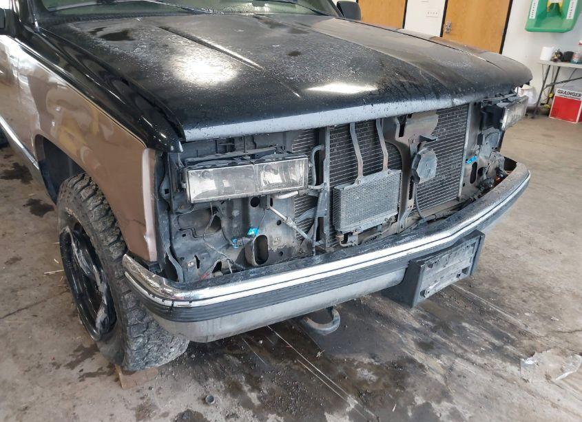 Photo 6 of 1995 Chevrolet Gmt-400 K1500 (VIN 1GCEK19K5SE121400)