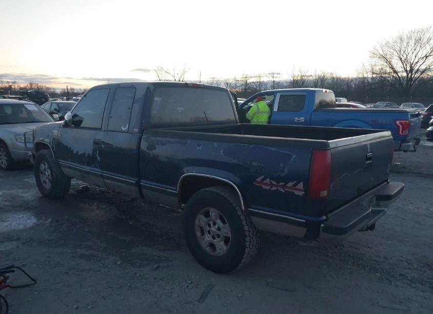 Photo 3 of 1994 Chevrolet Gmt-400 K1500 (VIN 1GCEK19K7RE232573)
