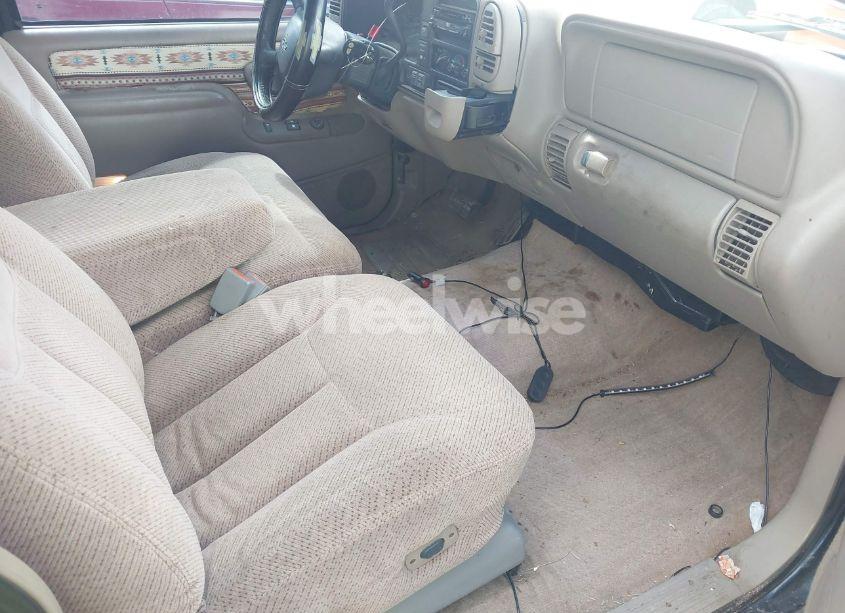 Photo 5 of 1998 Chevrolet K1500 FLEETSIDE (VIN 1GCEK19R0WE203411)