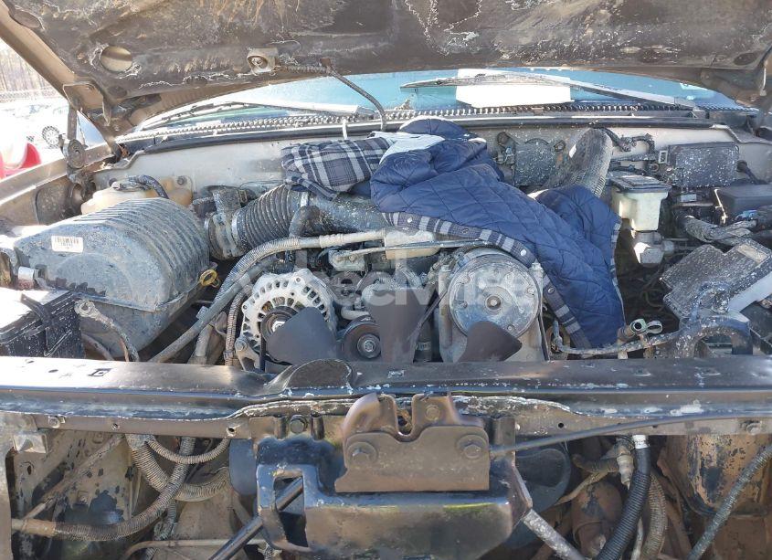 Photo 10 of 1999 Chevrolet K1500 LS (VIN 1GCEK19R0XR114609)