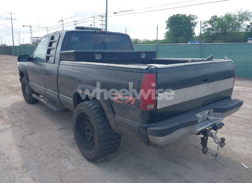 Photo 3 of 1996 Chevrolet Gmt-400 K1500 (VIN 1GCEK19R2TE141778)