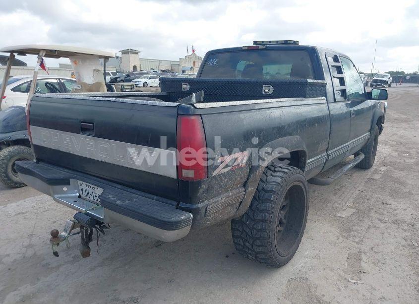 Photo 4 of 1996 Chevrolet Gmt-400 K1500 (VIN 1GCEK19R2TE141778)