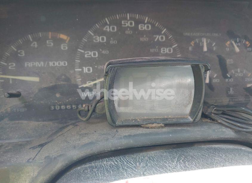 Photo 7 of 1996 Chevrolet Gmt-400 K1500 (VIN 1GCEK19R2TE141778)