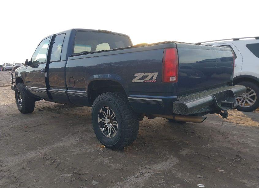 Photo 3 of 1996 Chevrolet Gmt-400 K1500 (VIN 1GCEK19R3TE116274)