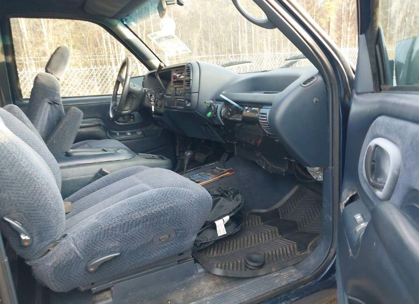 Photo 5 of 1996 Chevrolet Gmt-400 K1500 (VIN 1GCEK19R3TE116274)