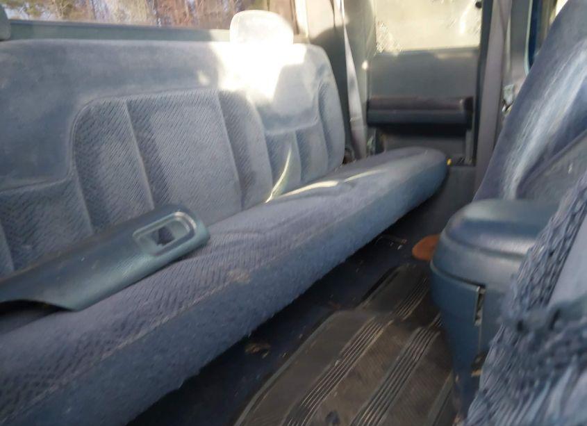 Photo 8 of 1996 Chevrolet Gmt-400 K1500 (VIN 1GCEK19R3TE116274)