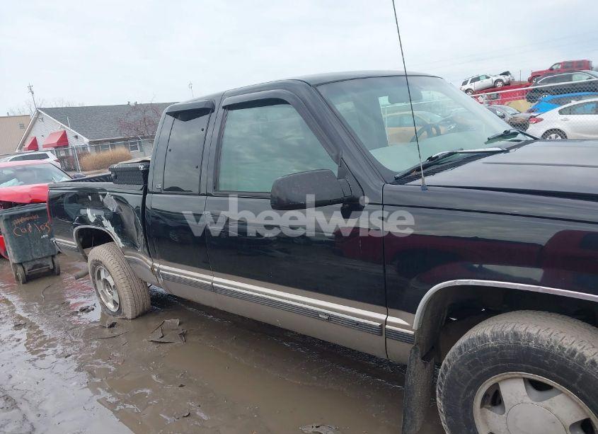 Photo 13 of 1999 Chevrolet K1500 LS (VIN 1GCEK19R4XR105881)