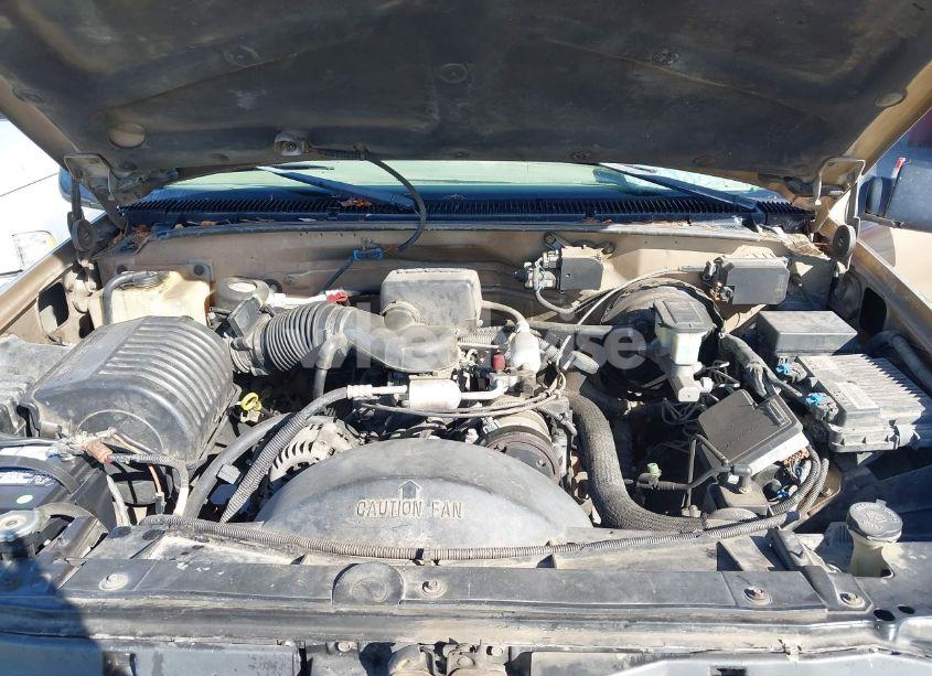 Photo 10 of 1999 Chevrolet K1500 LS (VIN 1GCEK19R4XR106285)
