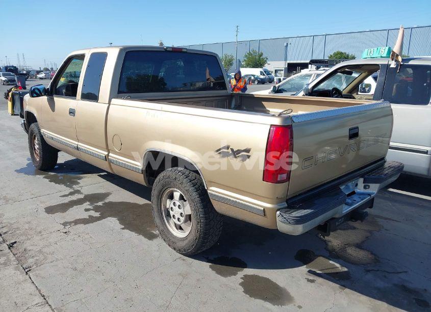 Photo 3 of 1999 Chevrolet K1500 LS (VIN 1GCEK19R4XR106285)