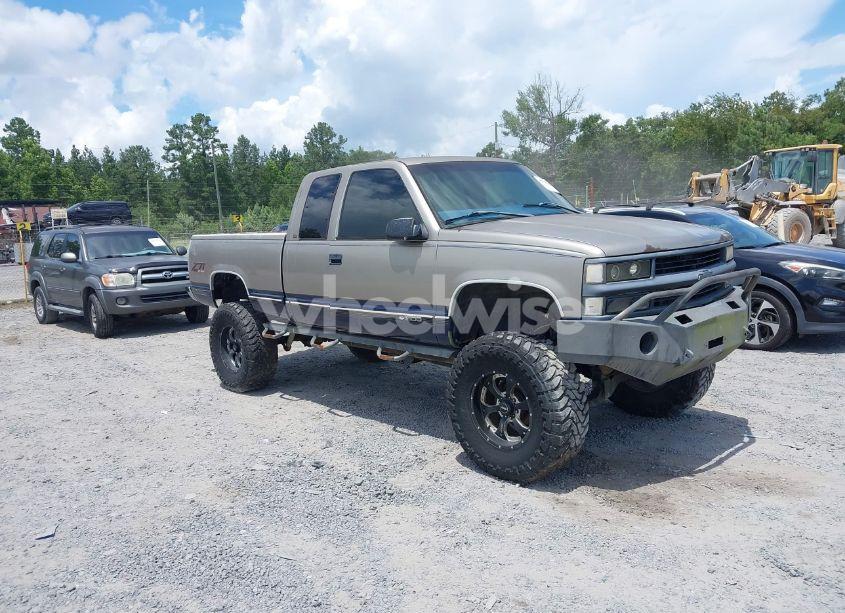 1998 Chevrolet K1500 FLEETSIDE (VIN 1GCEK19R6WR131980) main photo