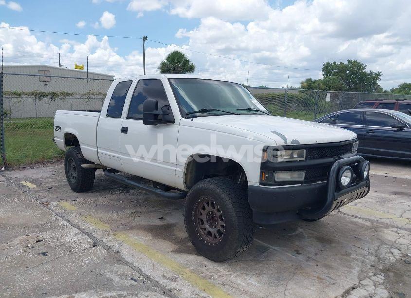 1996 Chevrolet Gmt-400 K1500 (VIN 1GCEK19R7TE210173) main photo