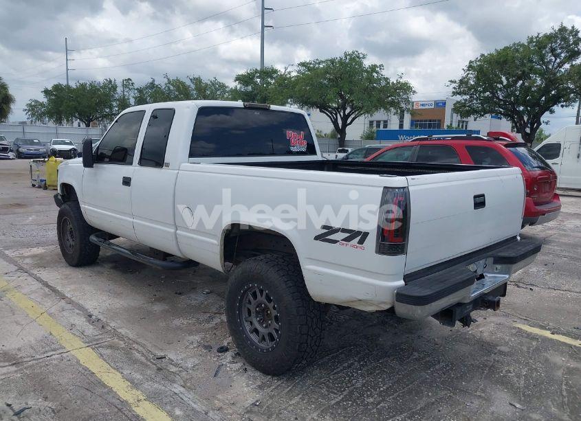 Photo 3 of 1996 Chevrolet Gmt-400 K1500 (VIN 1GCEK19R7TE210173)