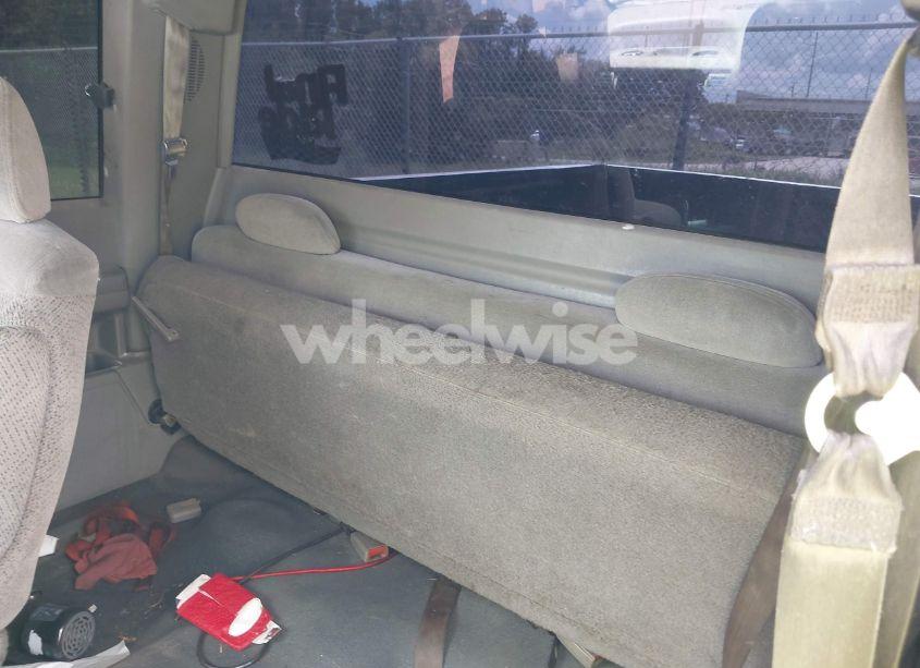 Photo 8 of 1996 Chevrolet Gmt-400 K1500 (VIN 1GCEK19R7TE210173)