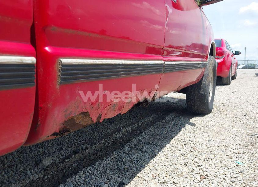 Photo 12 of 1996 Chevrolet Gmt-400 K1500 (VIN 1GCEK19R7TE224574)