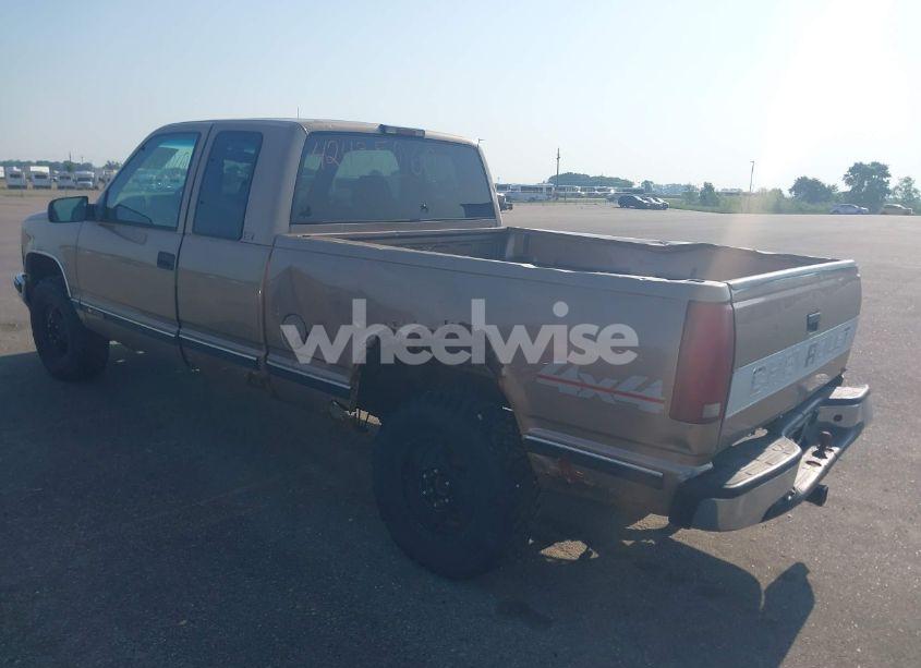 Photo 3 of 1996 Chevrolet Gmt-400 K1500 (VIN 1GCEK19R8TE260113)