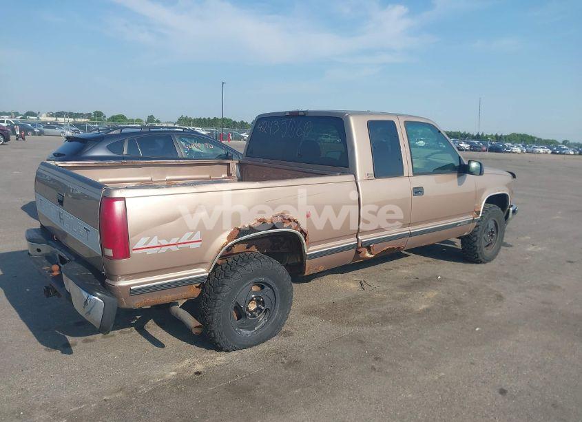 Photo 4 of 1996 Chevrolet Gmt-400 K1500 (VIN 1GCEK19R8TE260113)