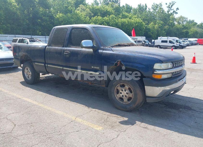 2000 Chevrolet Silverado 1500 LS (VIN 1GCEK19T0YE388896) main photo