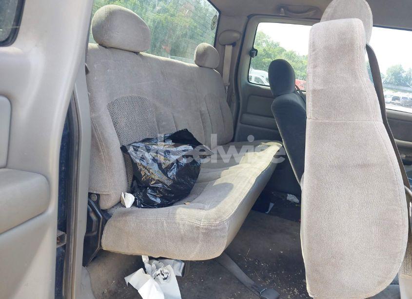 Photo 8 of 2000 Chevrolet Silverado 1500 LS (VIN 1GCEK19T0YE388896)